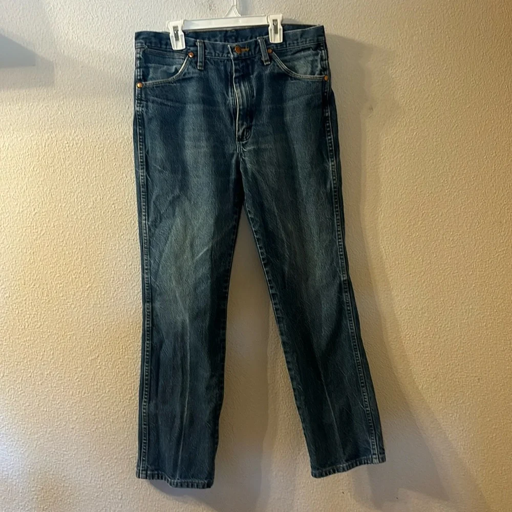 Wrangler straight leg medium wash jeans size 34X31